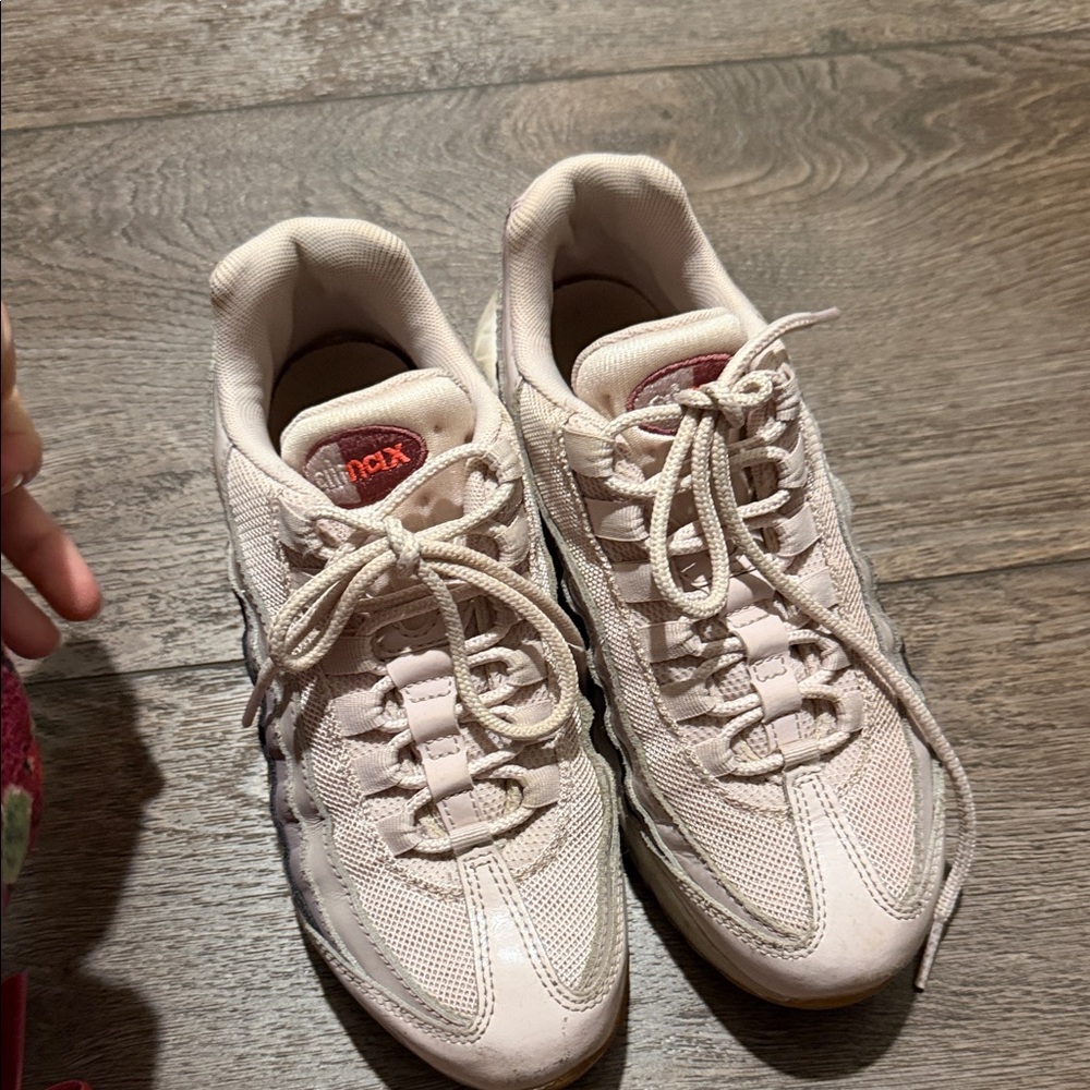 Nike Women's Beige Sneakers